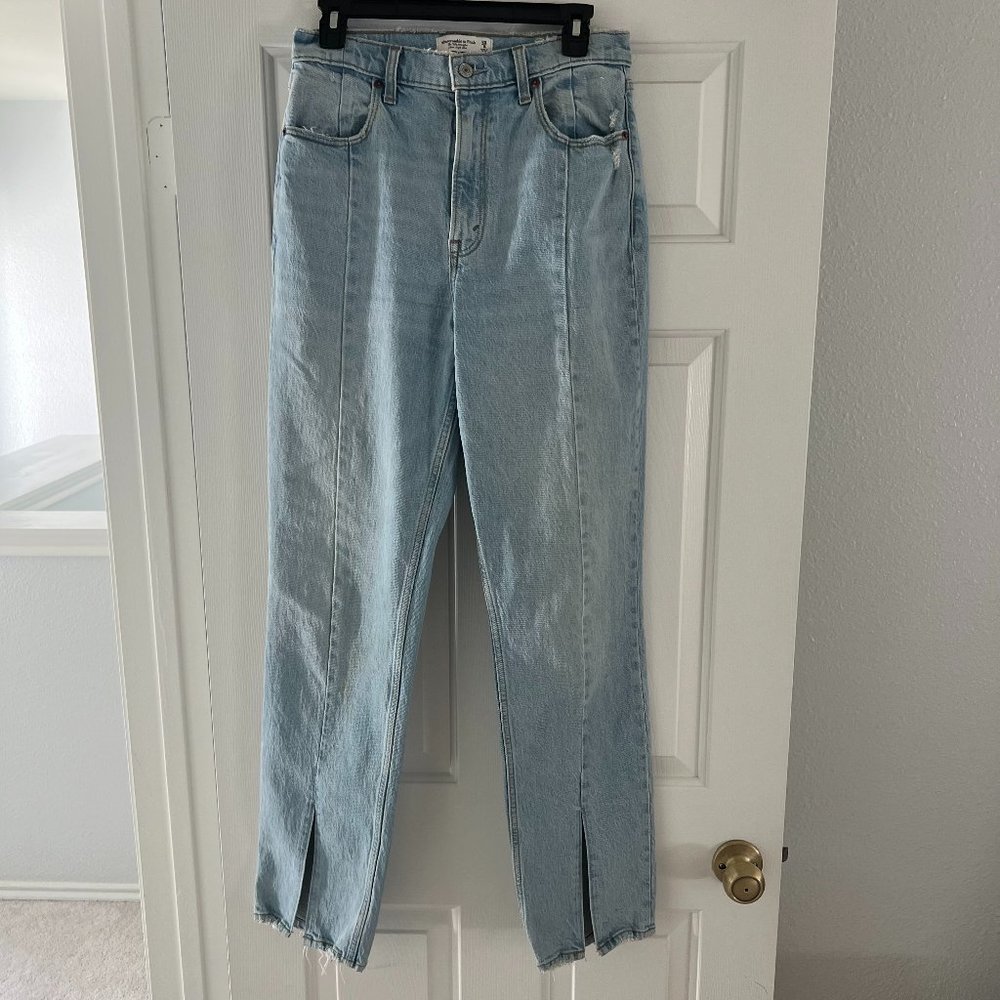 Abercrombie The 90s Straight Ultra High Rise Jean